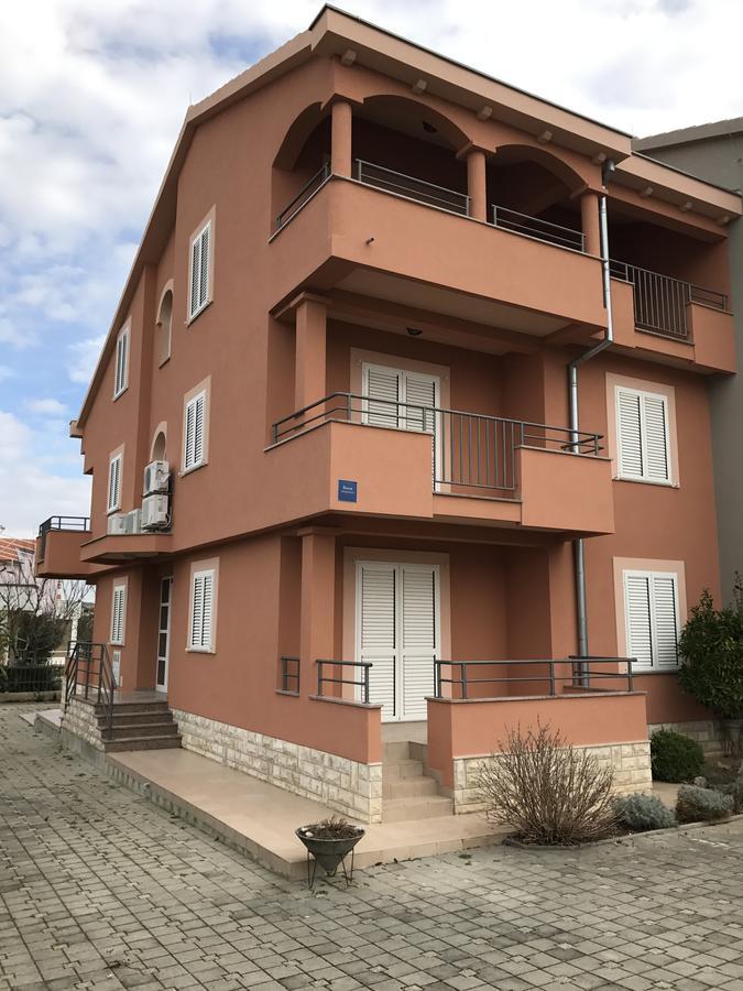 Apartments Juran Sukošan Exteriör bild